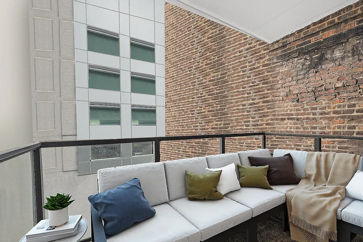 107 East 31st Street — Photo 2