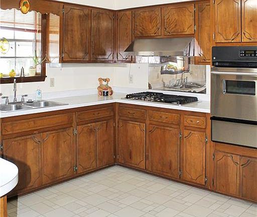 4th image of 115 Shirleen Dr