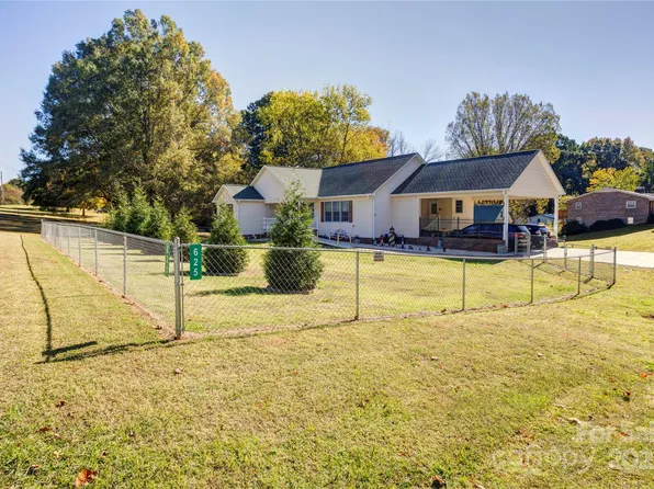 625 Fisher St, Concord, NC 28027