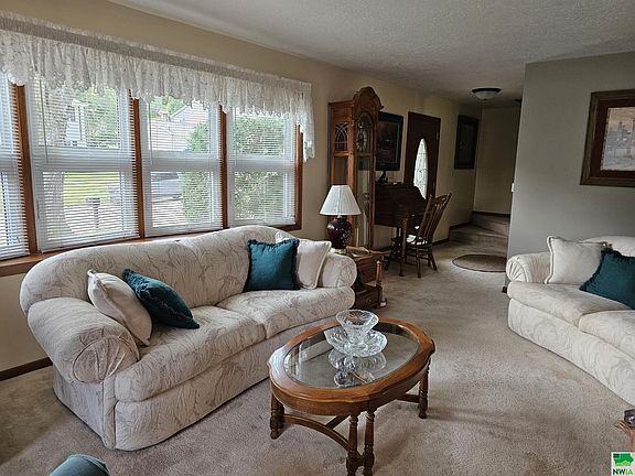 2nd image of 3600 Pawnee Pl