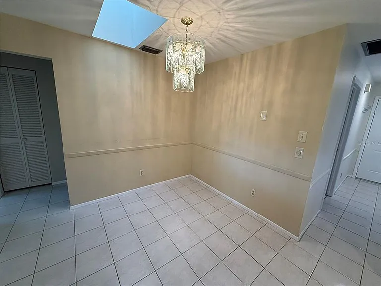 4270 Ascot Dr — Photo 7