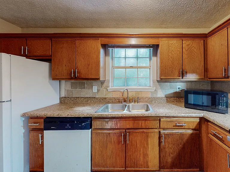 Carriage Ct — Photo 8