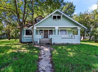 817 S Clinton St, Litchfield, IL 62056