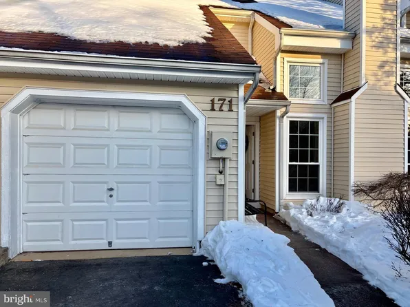 171 Daffodil Dr, Freehold, NJ 07728