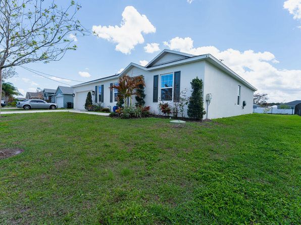 138 SW Carter Ave