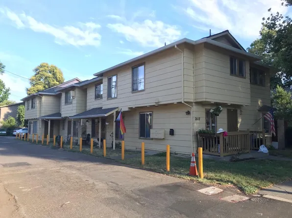 2117 9th St, Sacramento, CA 95818