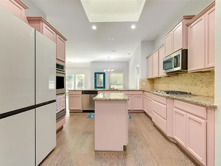 9802 Massanutten Ln — Photo 25