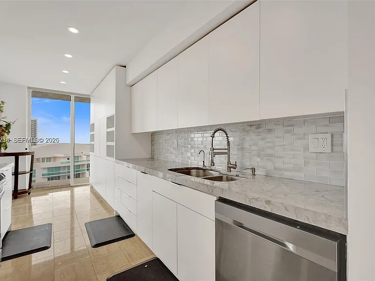 19355 Turnberry Way #26E — Photo 31