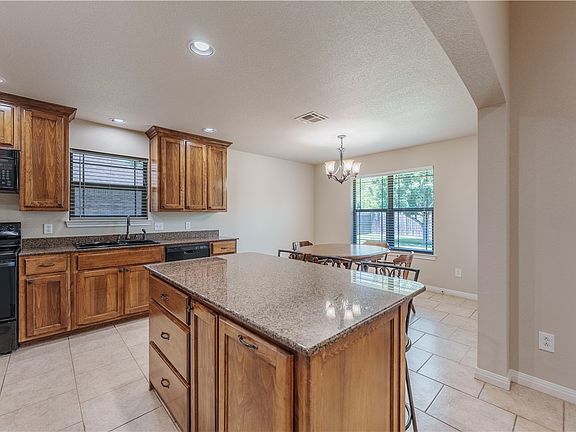 5th image of 288 Deerwood Dr