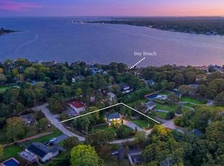 3 Jefferson Ave, Hampton Bays, NY 11946