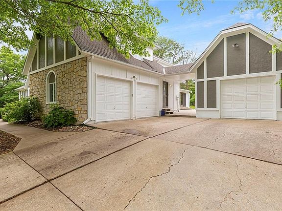 3rd image of 20407 Crickett Ln