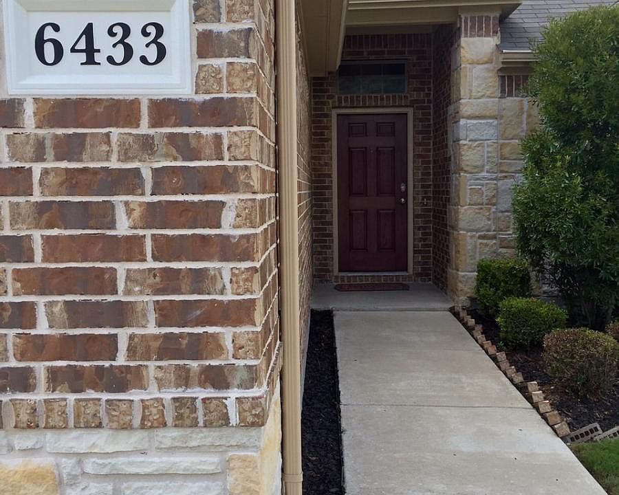 Beautiful stone accents