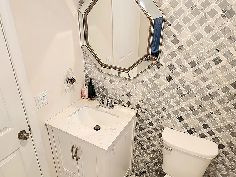 4009 Stable Dr — Photo 2