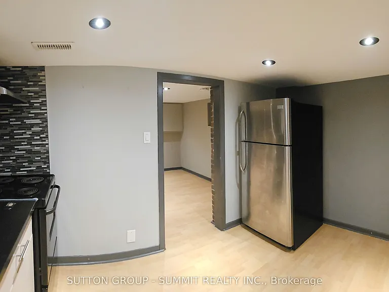 1 Columbine Ave #LOWER — Photo 3