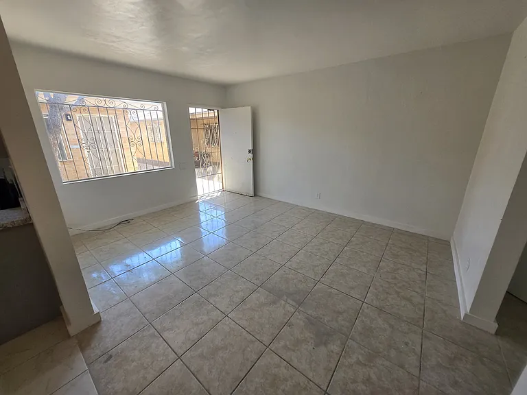 1501 N Oregon St #4 — Photo 3