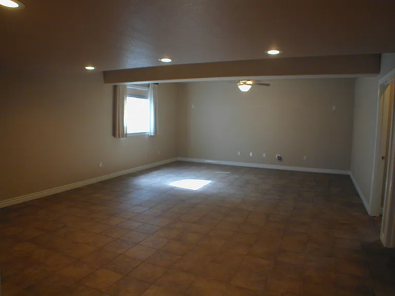 400 Sterling Dr — Photo 21