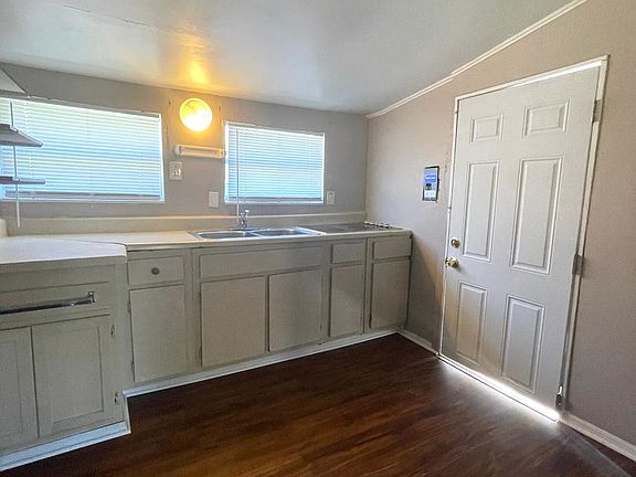 4th image of 802 Missouri Ave #4052341
