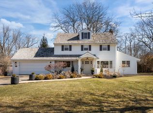 1489 N Sheridan Rd, Lake Forest, IL 60045