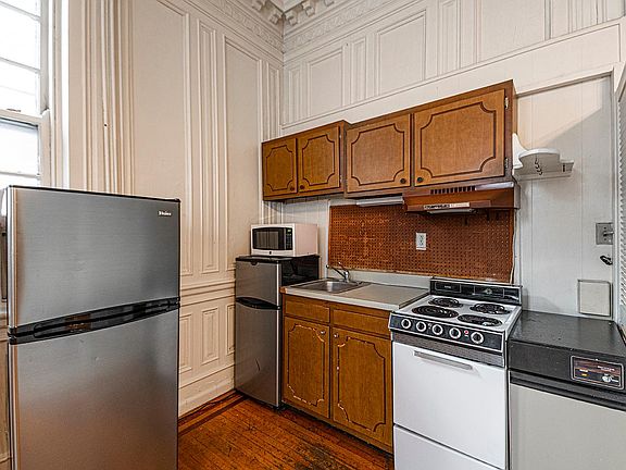 4th image of 229 S 22nd St Unit 101