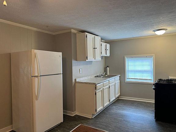 3rd image of 1117 Hyman St #B