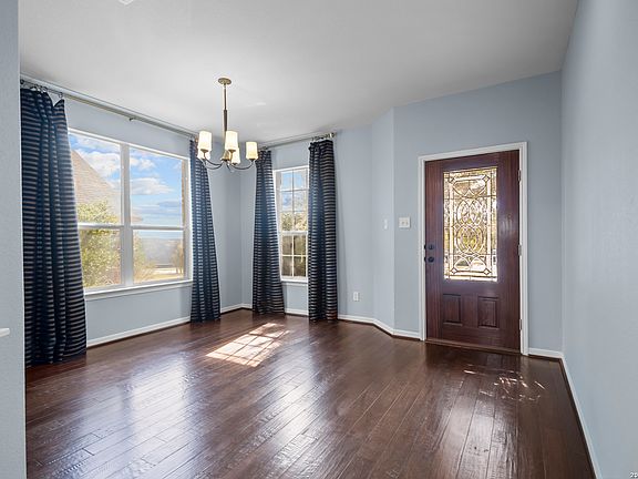 5th image of 245 Razzmatazz Trail