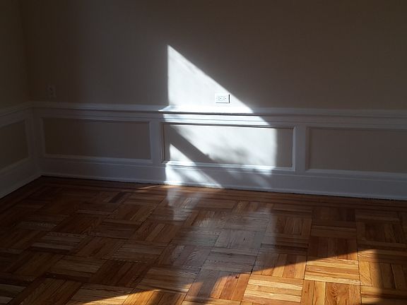 5th image of 3058 34th St #3B