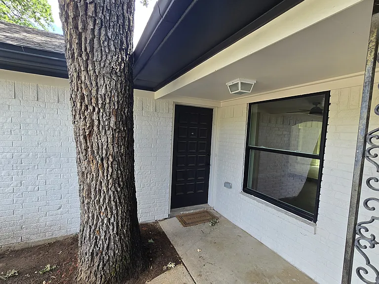 784 Shady Ln — Photo 3