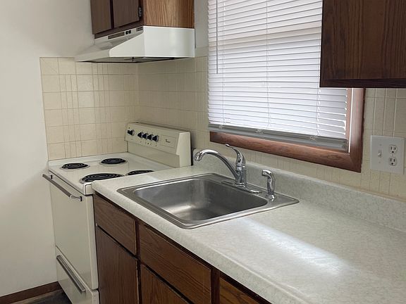 3rd image of 500 N Broad St #7