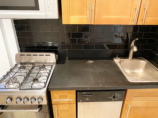 Rented by Waverly Realty Associates | media 3