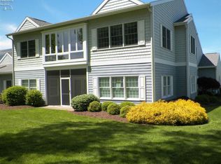 4462 E Harbors Edge Dr, Port Clinton, OH 43452