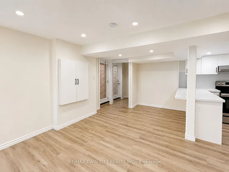 166 Ladyslipper Dr #BASEMENT — Photo 8
