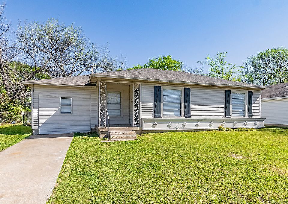 1st image of 305 Freeman Dr