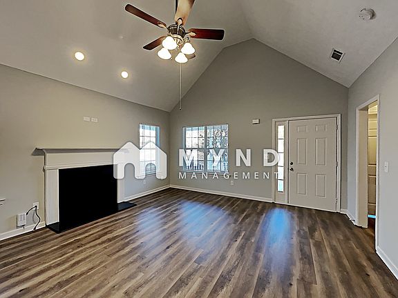 3rd image of 205 Courtlyn Way