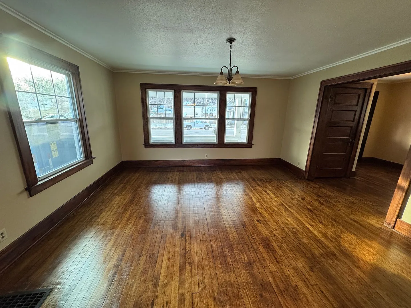 Beautiful 3-Bedroom Home with Spacious Living Area & Detached Garage — Photo 3
