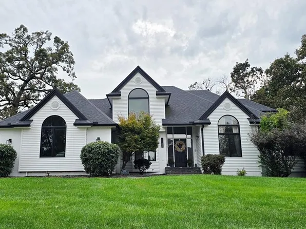 1226 Pembrooke Dr, Warrensburg, MO 64093