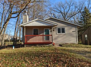 6032 Pickbourne St, Commerce Township, MI