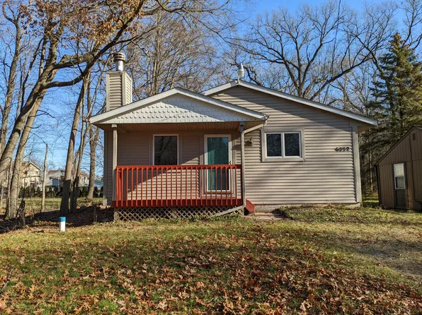 6032 Pickbourne St, Commerce Township, MI 48382