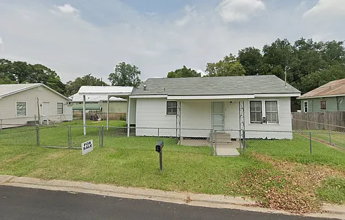 307 Tissington St Photo 1