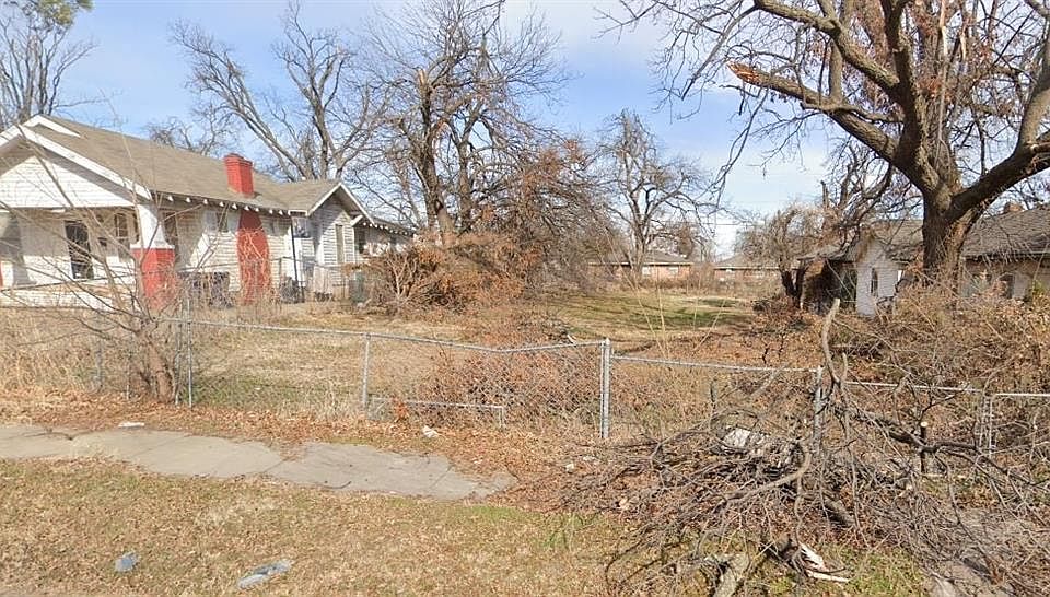 1st image of NE Euclid St Lot 33