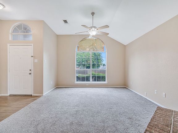 3rd image of 203 Cain Dr