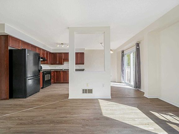 2nd image of 571 Wild Iris Ave