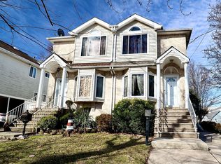 4 Midland Rd, Staten Island, NY 10308