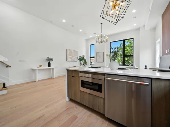 59 Waverly Street image 11 of 28