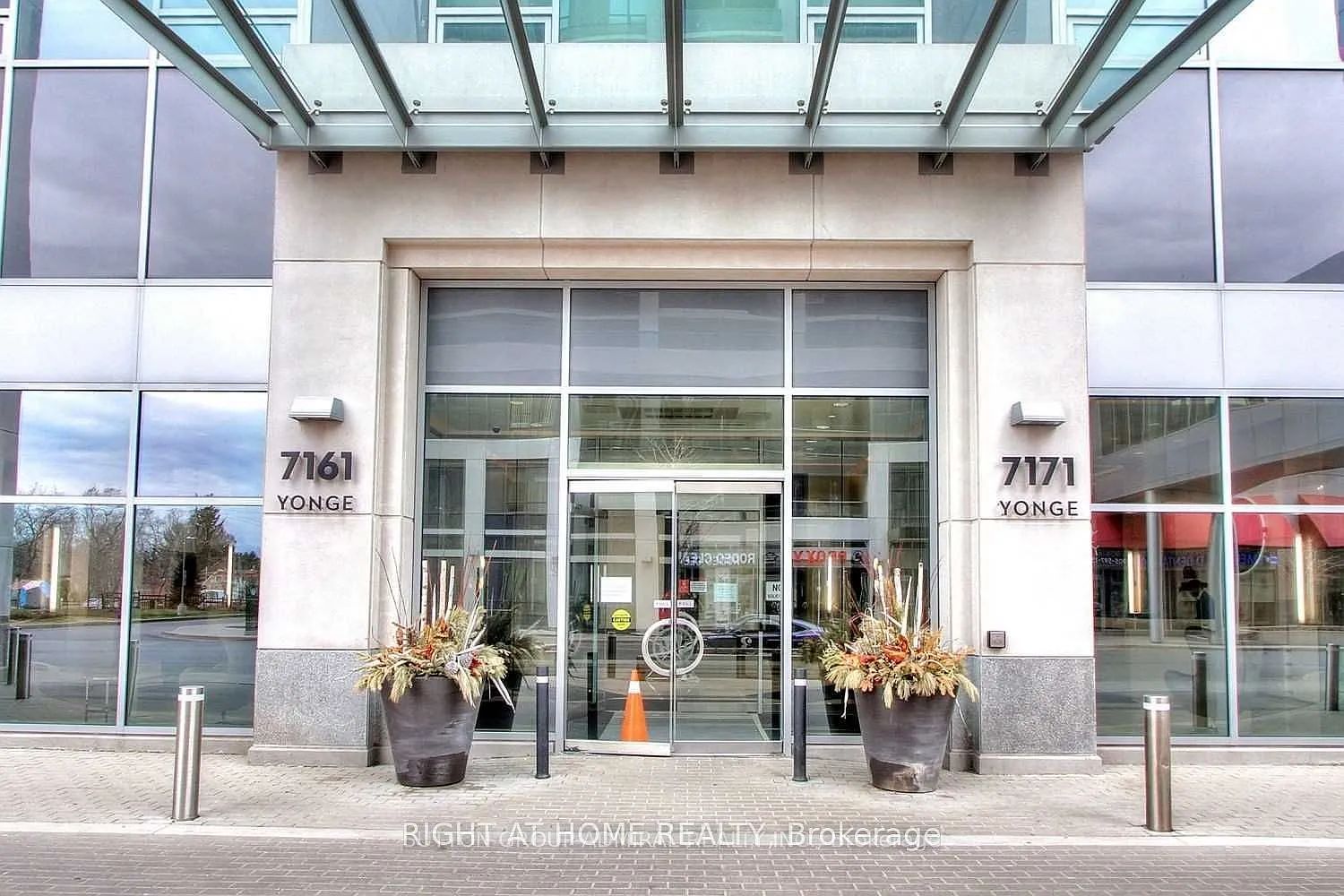 2 bed, $2,400 — Photo 2