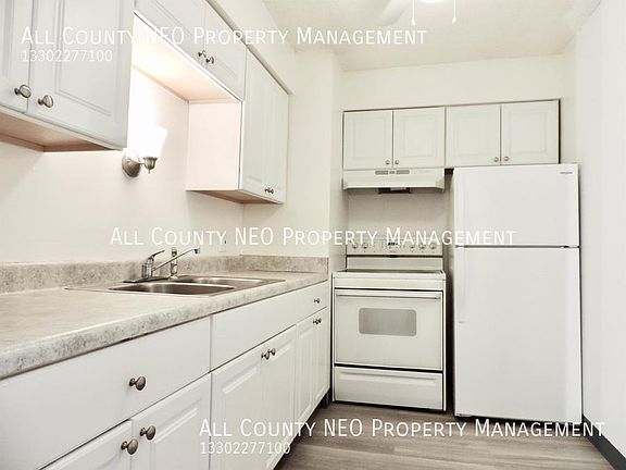 5th image of 1017 Howe Ave #23