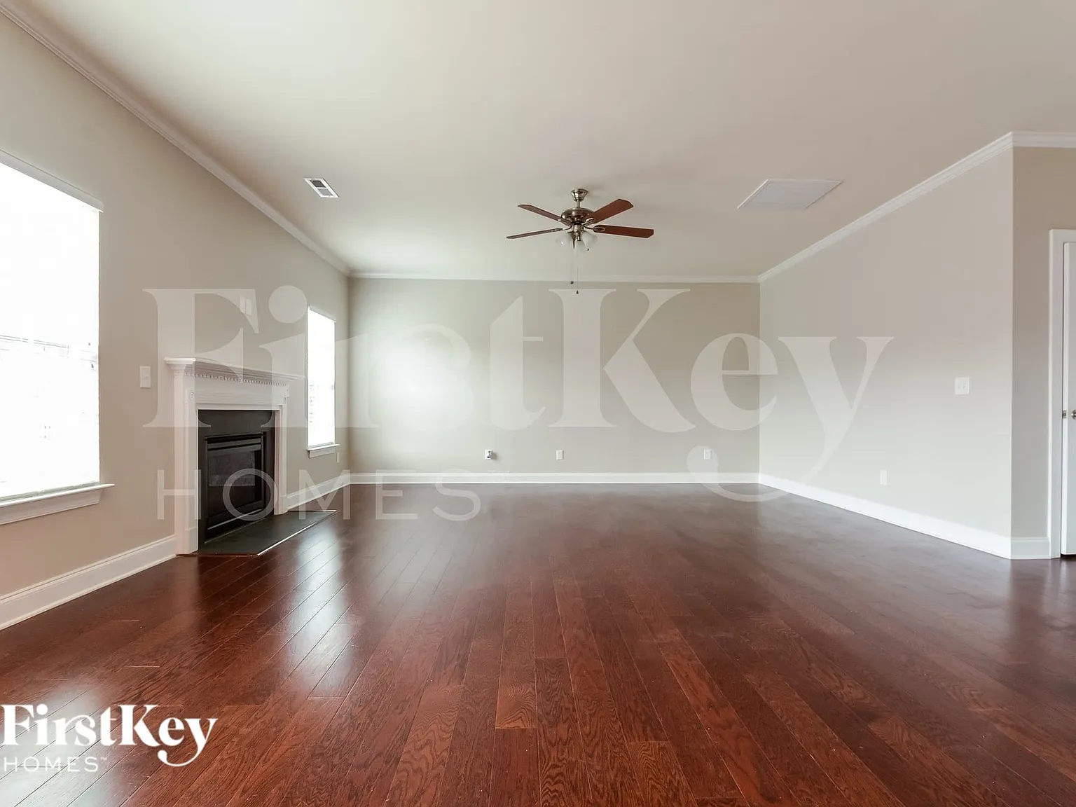 4 bed, 2.5 bath, 2689 sqft, $2,775 — Photo 2