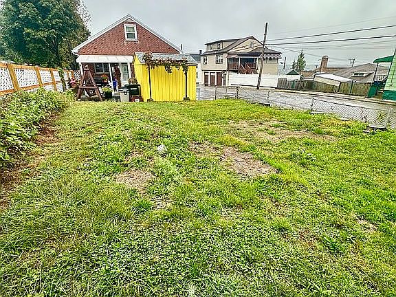 2nd image of 621 Seybert St