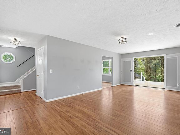 3rd image of 116 Edgewood Dr