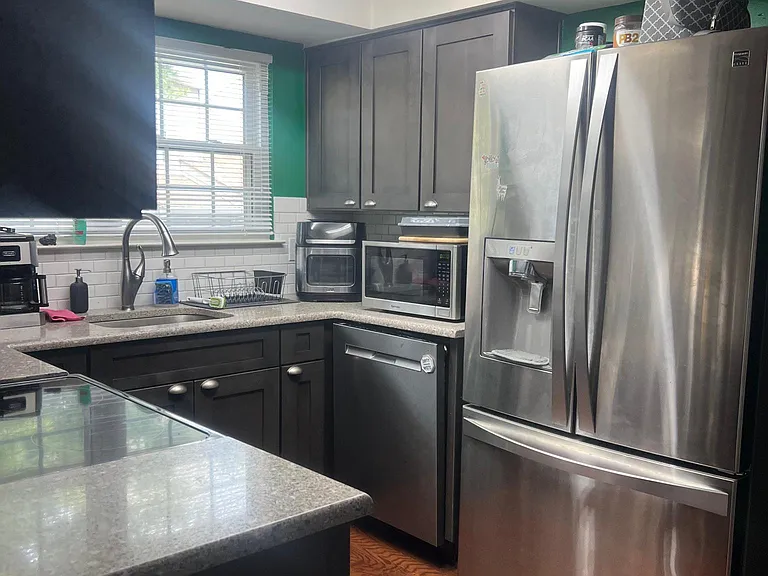 12100 Greenwood Ct #302 — Photo 7