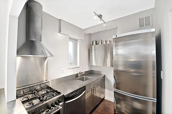 Sold by Trump International Realty | media 4